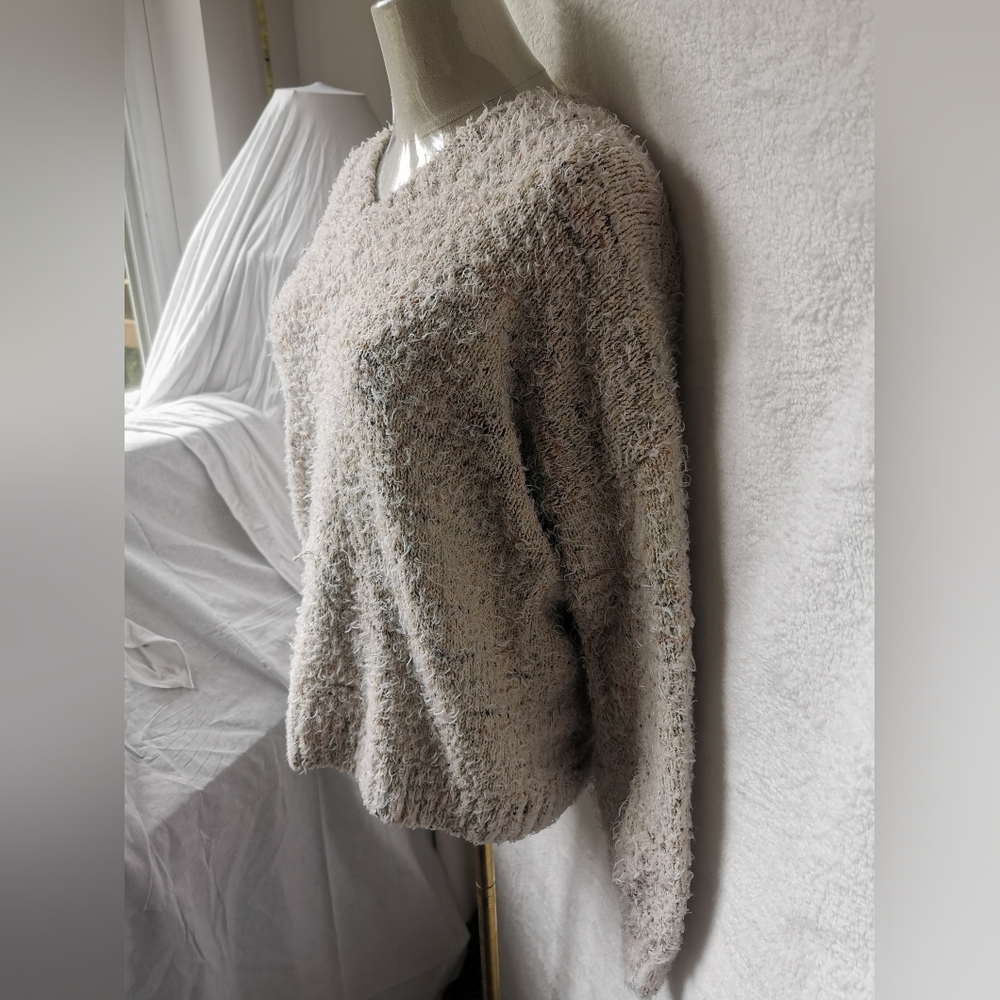Margeaux & Ellie Peaches and cream fuzzy Eyelash Yarn Knit sweater Thick Heavy